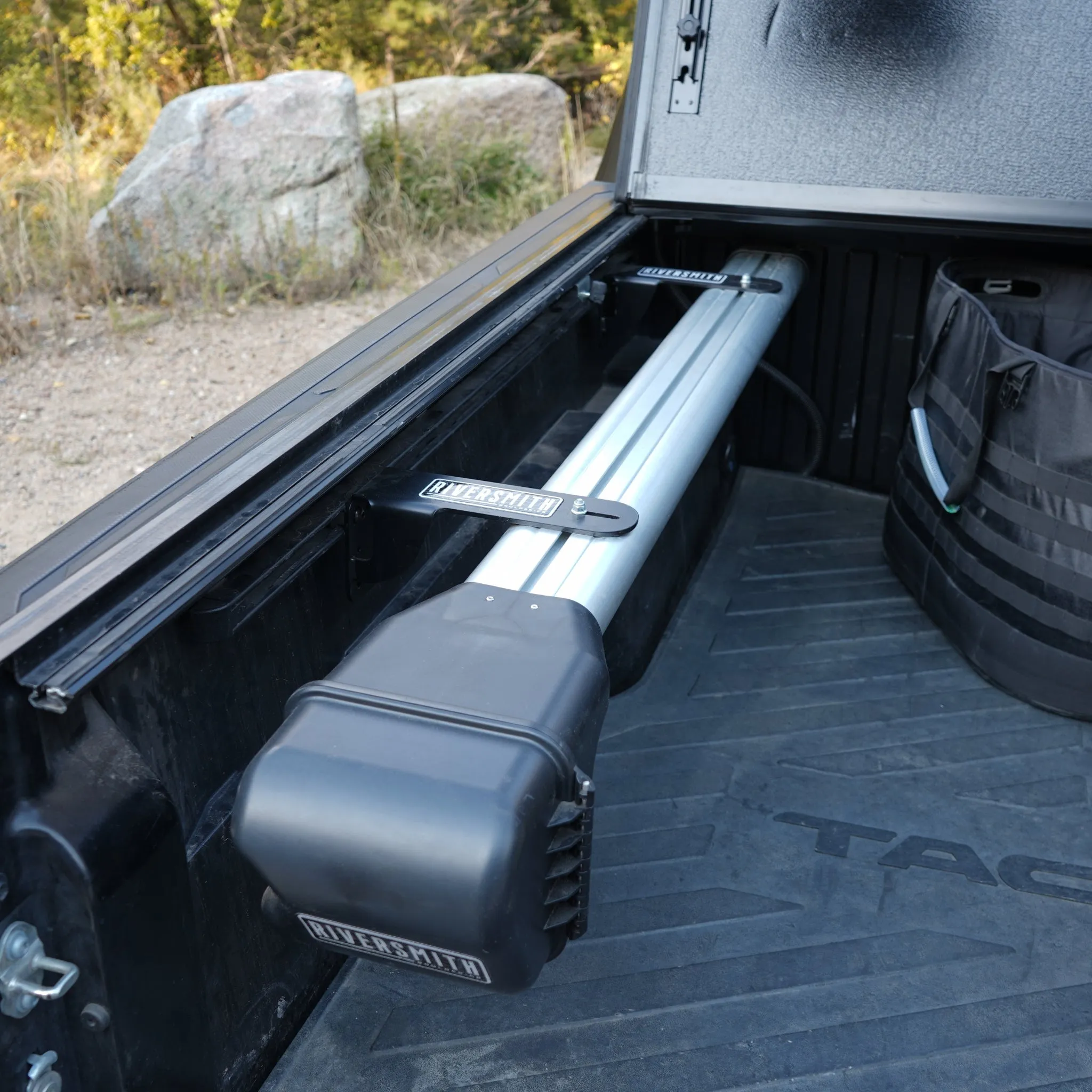 RIVERSMITH ShortCut River Quiver   Truck Bed Mount