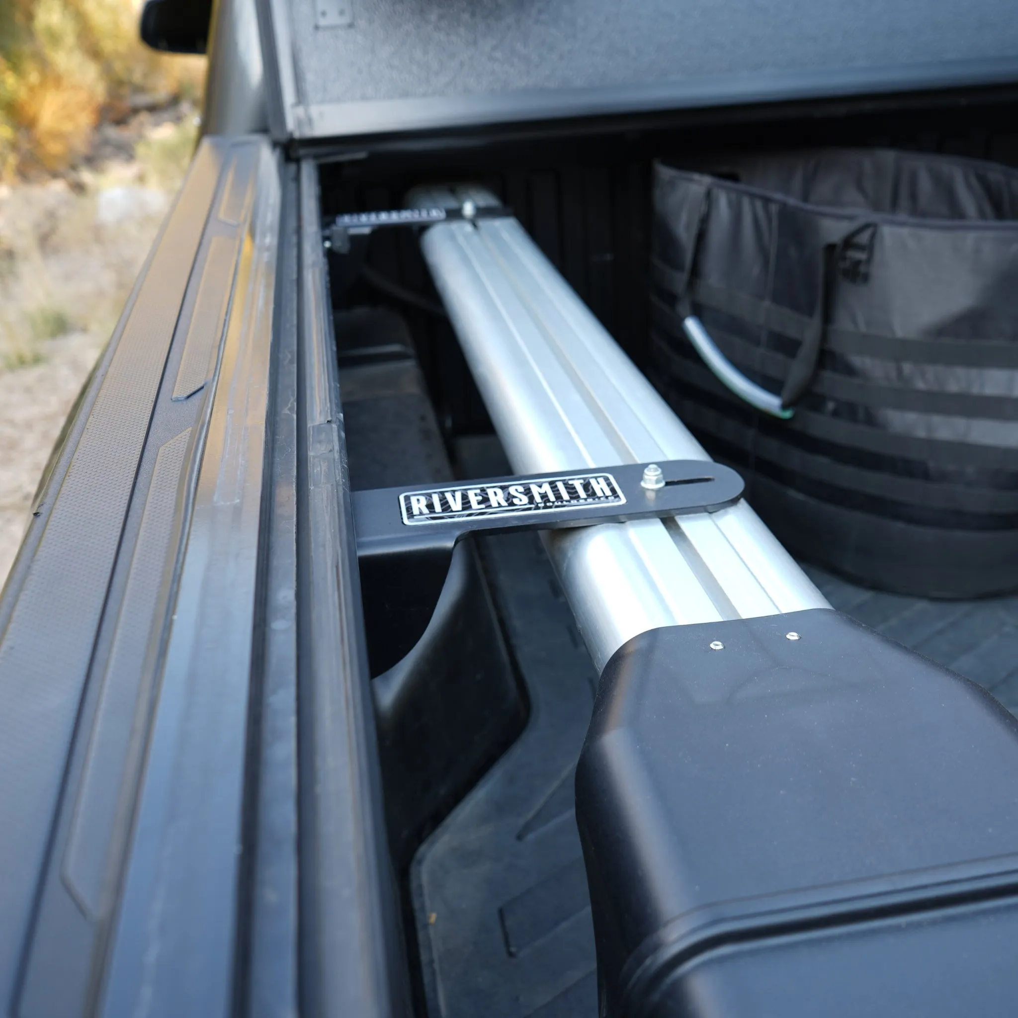 RIVERSMITH ShortCut River Quiver   Truck Bed Mount