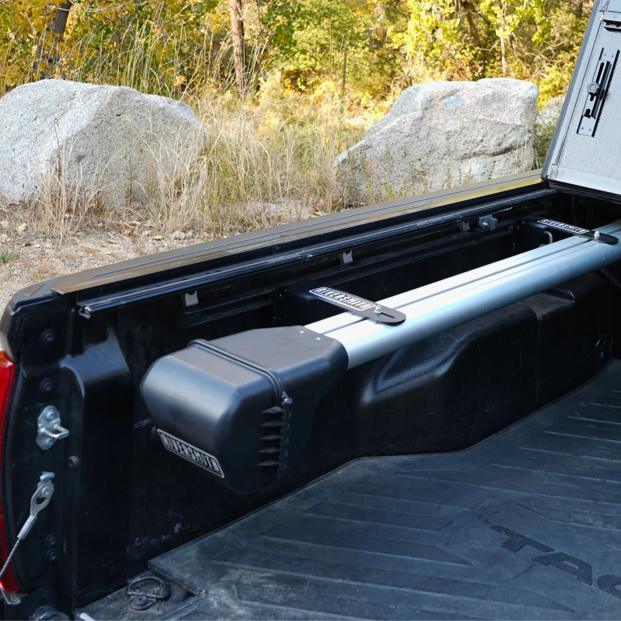 RIVERSMITH ShortCut River Quiver   Truck Bed Mount